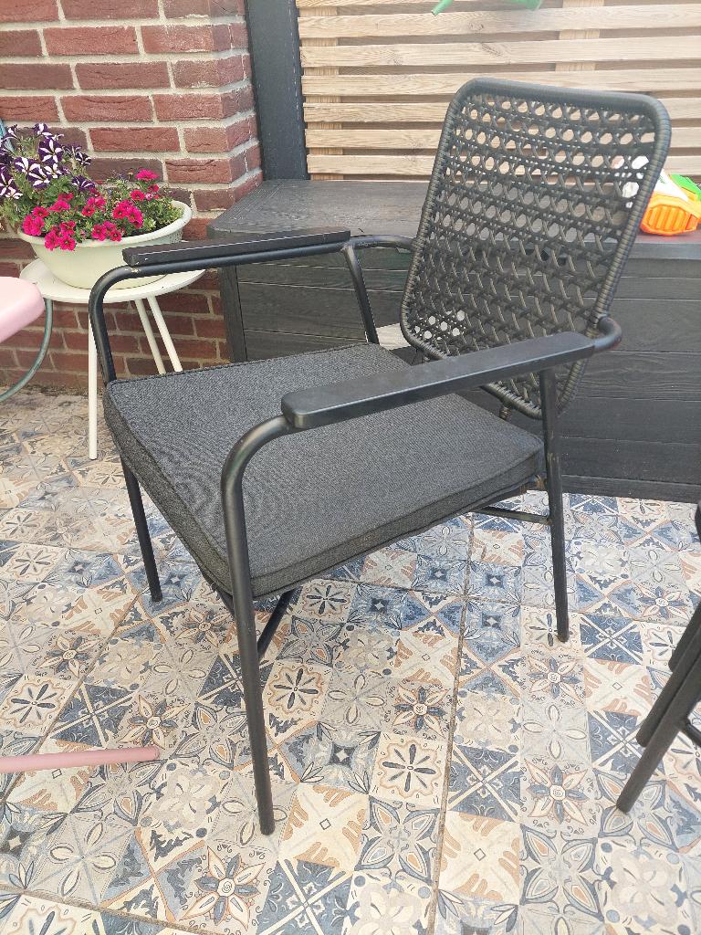 Tuinstoelen zwart (Isabel Karwei), Ophalen, Zo goed als nieuw, Metaal, Stapelbaar