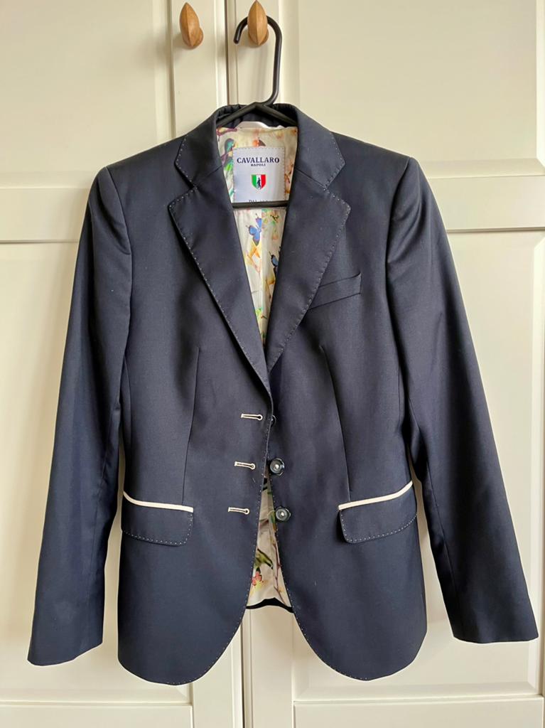 Cavallaro Napoli blazer maat 40, Kleding | Dames, Jasjes, Kostuums en Pakken, Maat 38/40 (M), Blauw, Ophalen of Verzenden, Zo goed als nieuw