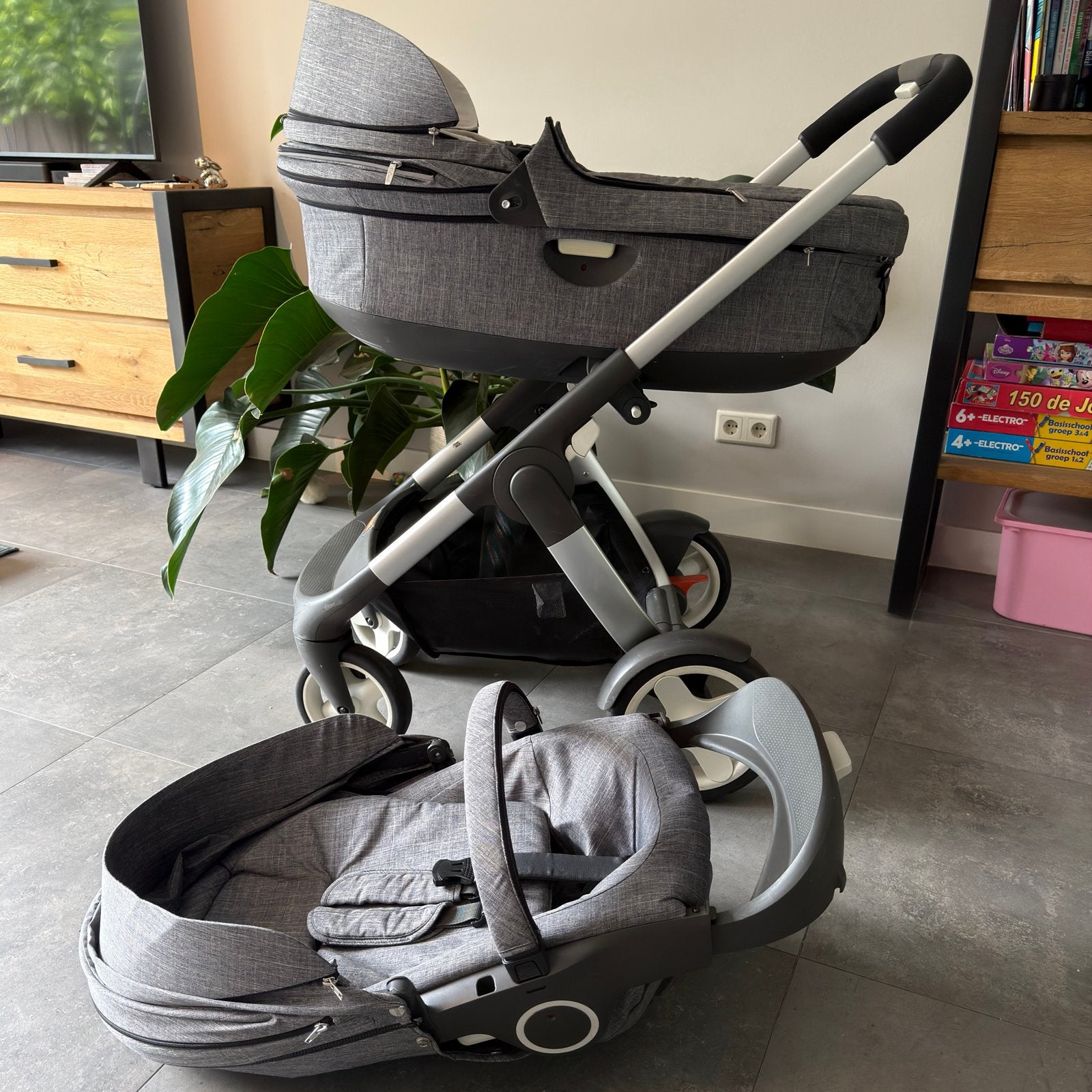 Stokke dubbele kinderwagen voor baby en peuter, Zo goed als nieuw, Combiwagen, Met autostoeltje, Ophalen