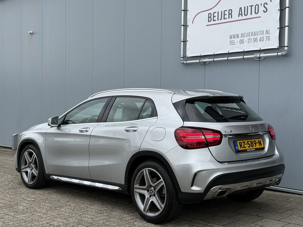 Mercedes-Benz GLA 180 Business Solution Automaat Navigatie., Auto's, Mercedes-Benz, Gebruikt, Euro 6, 4 cilinders, 715 kg