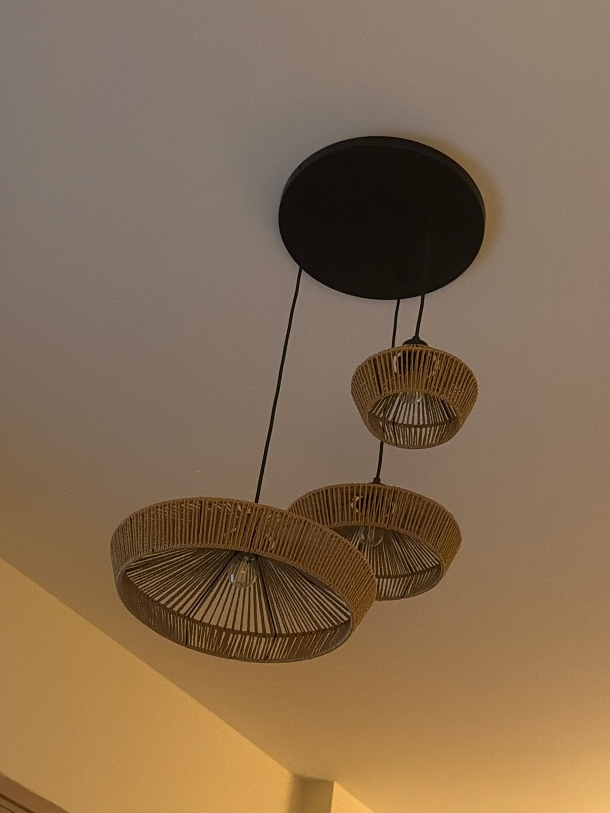 Kwantum hanglamp met 3 rotan kappen, Ophalen, Zo goed als nieuw, Natuurlijk materiaal, E27 (groot)