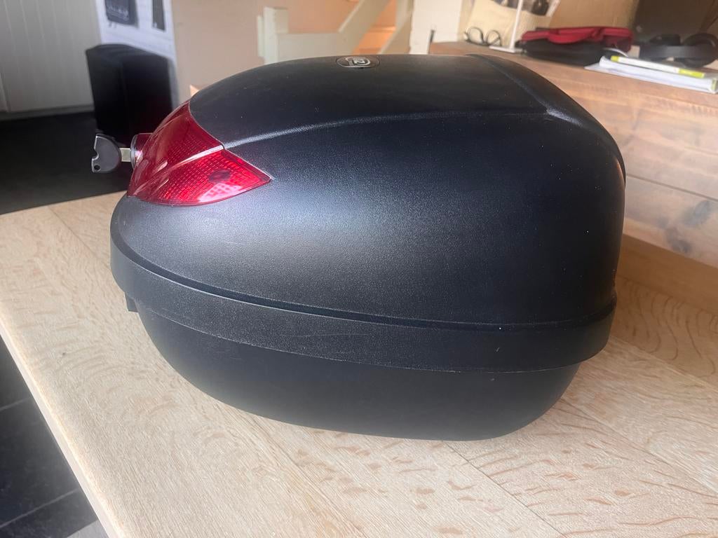 Prijs verlaagd! Helmkoffer VinZ Scooter/Motorfiets, Ophalen, Zo goed als nieuw