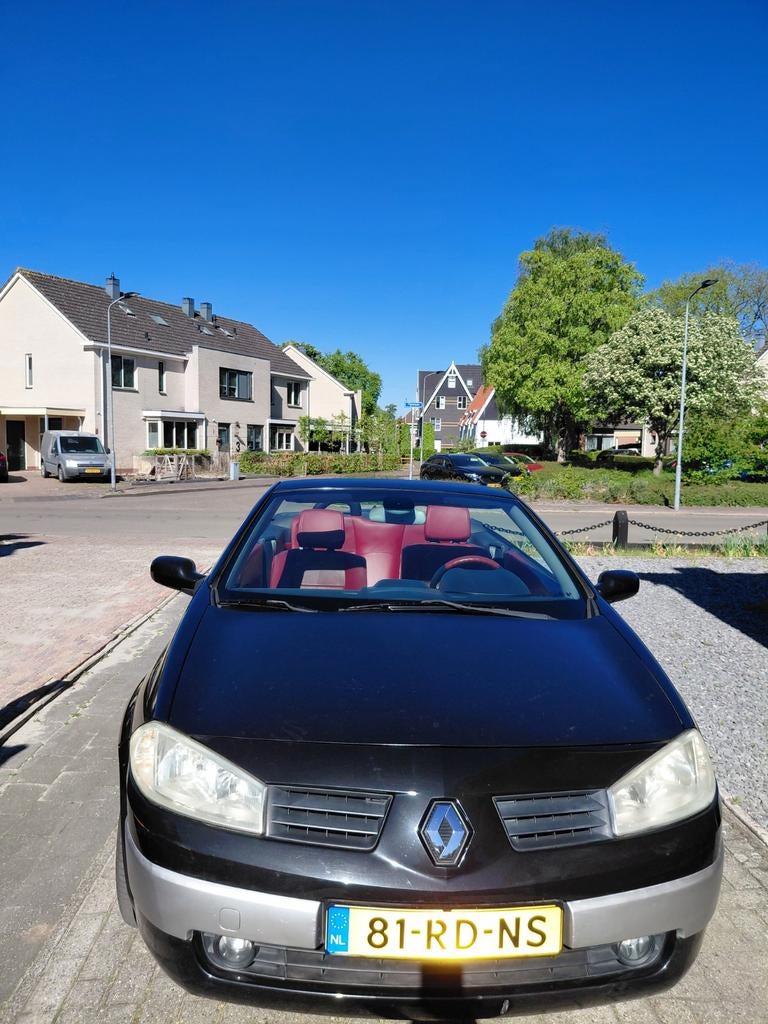 Renault Mégane 2.0 16V Autcom Cabrio 2005 apk sept 2026Zwart, Auto's, Renault, Voorwielaandrijving, 1998 cc, 4 cilinders, Cabriolet