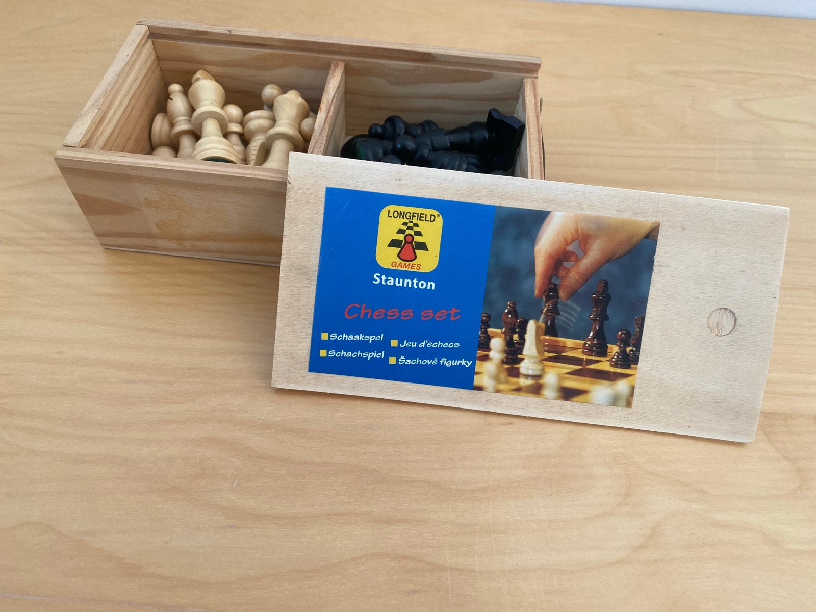Houten Staunton schaakstukken in mooi houten doosje, Hobby en Vrije tijd, Gezelschapsspellen | Bordspellen, Een of twee spelers