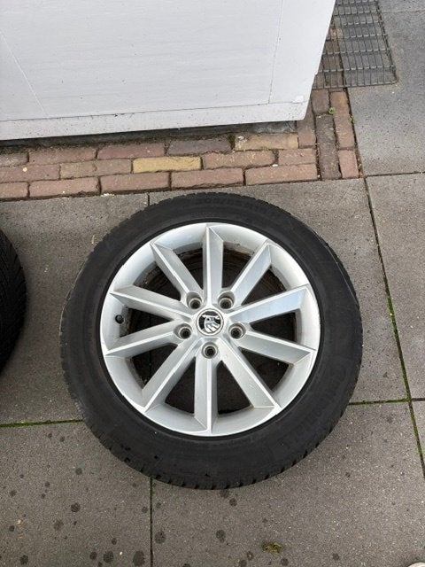 Winterbanden met velgen Skoda Ocativa III, Auto-onderdelen, Banden en Velgen, Ophalen, Gebruikt, 16 inch, Banden en Velgen