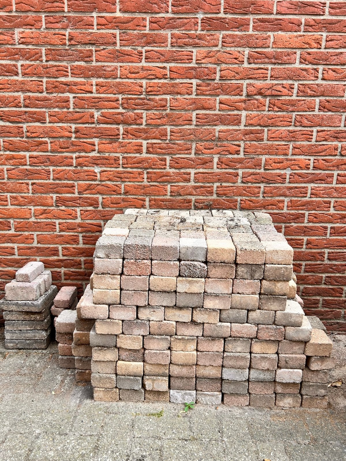 Gratis gebruikte betonklinkers 6m2, Tuin en Terras, Ophalen, Gebruikt, Klinkers, 5 tot 10 m²