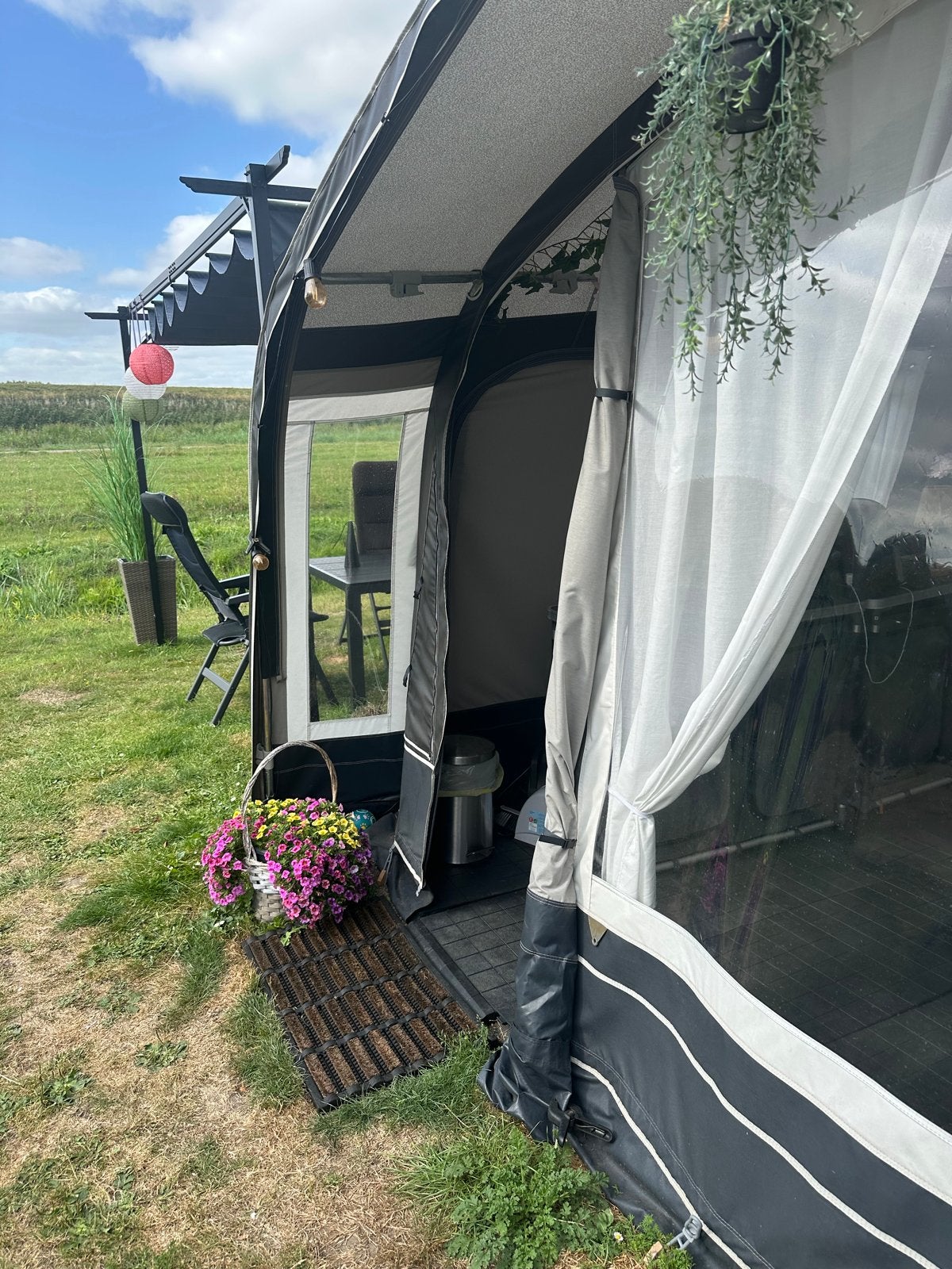T.e.a.b Ruime en sfeervolle voortent voor caravan, Ophalen, Gebruikt, Polyester, Dorema