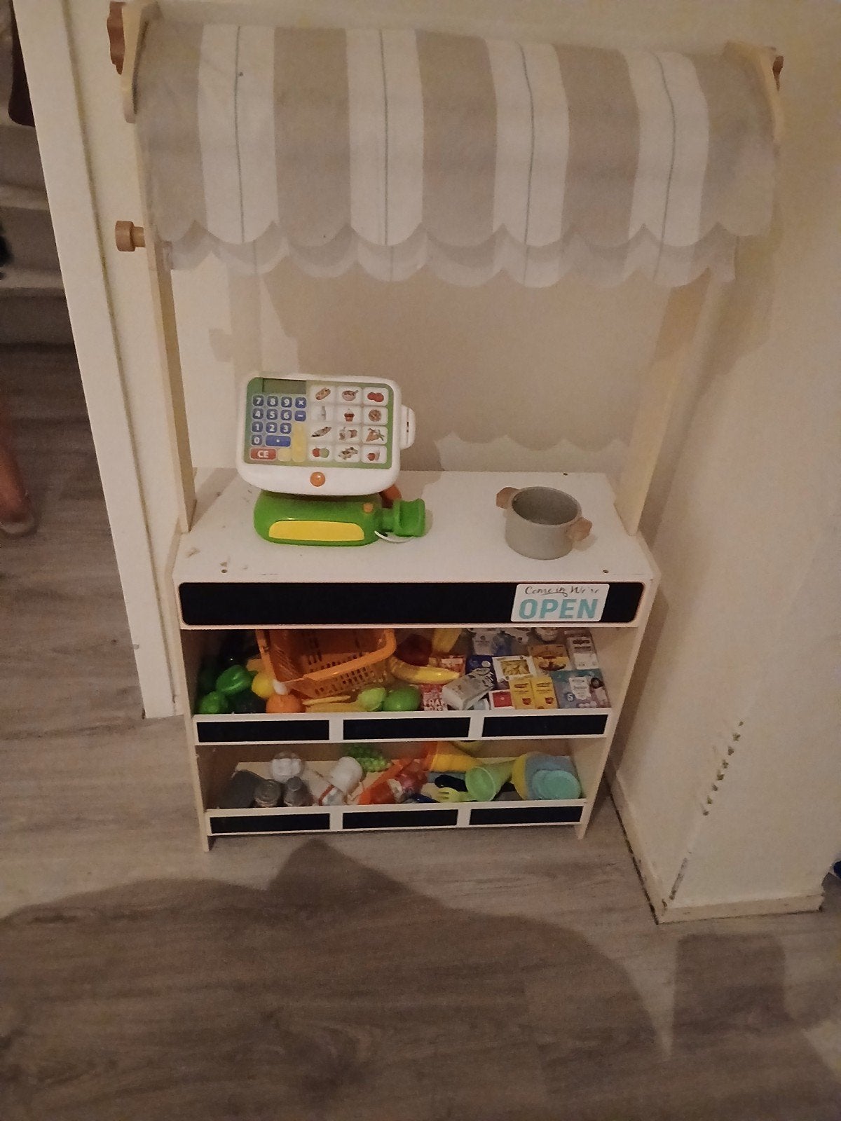 Leuke speelgoedwinkel met kassa en accessoires, Ophalen of Verzenden