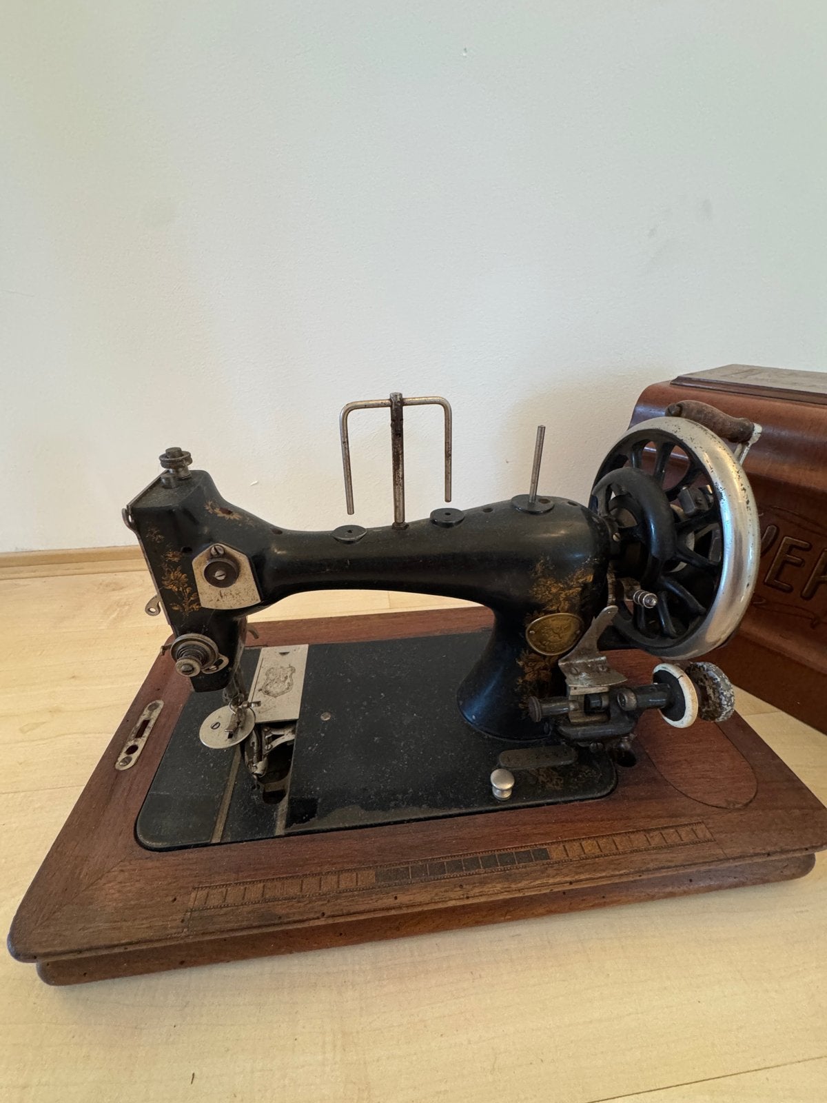Antieke Veritas Naaimachine met Houten Koffer, Ophalen of Verzenden