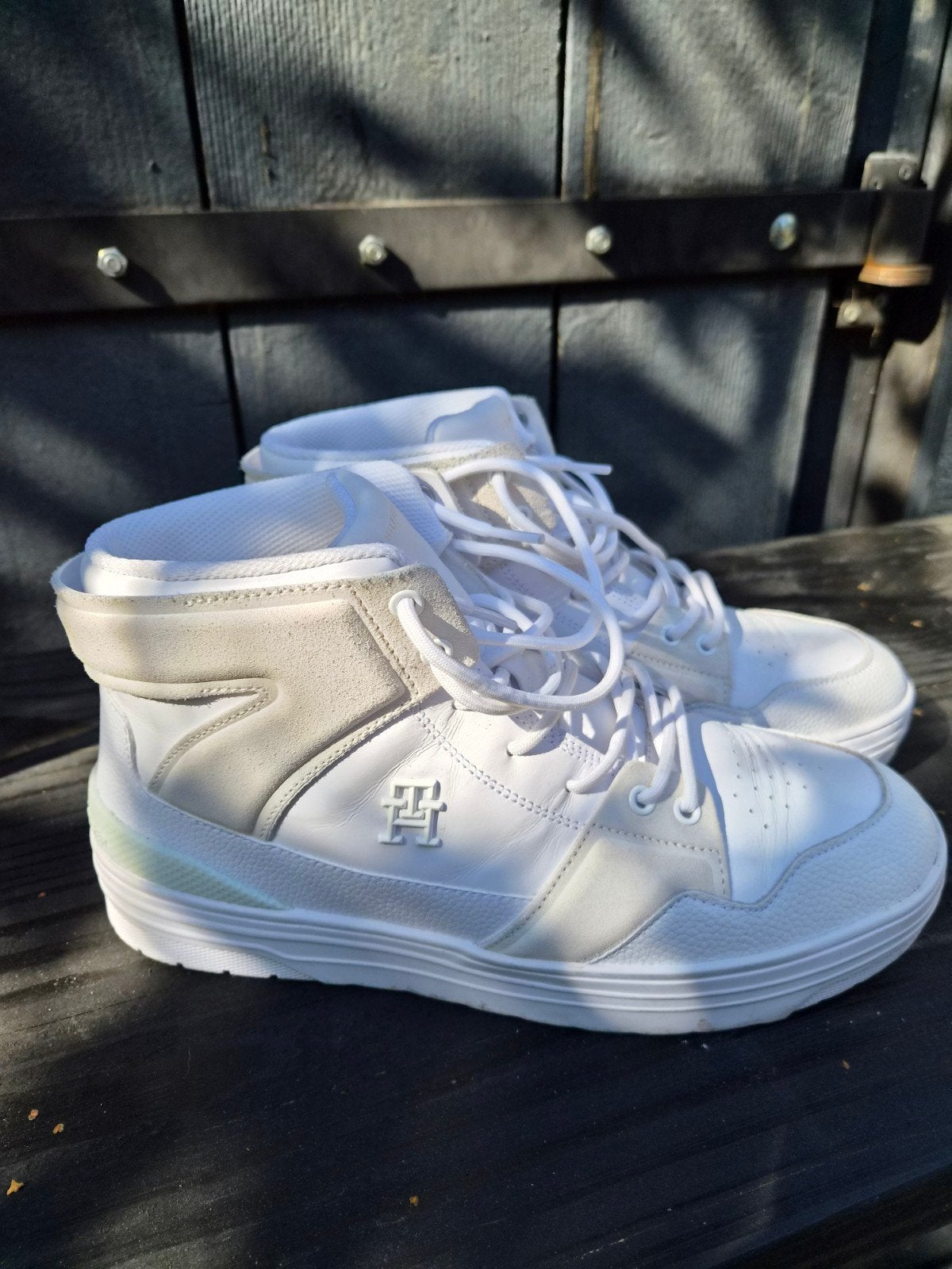 Tommy Hilfiger hoge sneakers wit, Kleding | Dames, Wit, Ophalen of Verzenden, Sneakers of Gympen, Gedragen