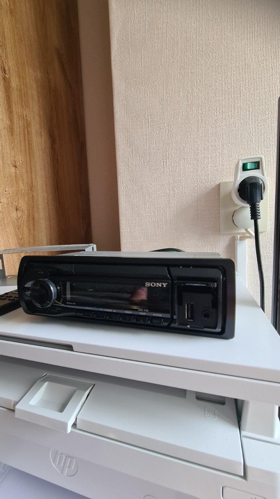 Sony Autoradio met afstandsbediening en bekabeling, Auto diversen, Ophalen of Verzenden