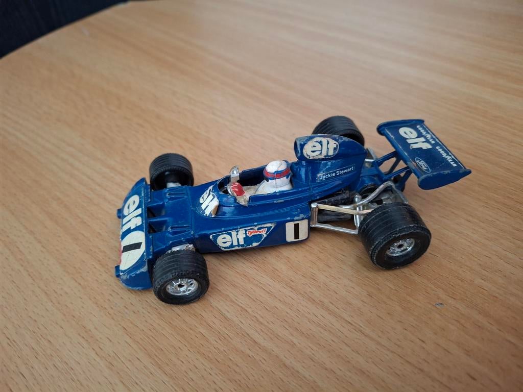 Jackie Stewart Tyrrell Ford 006/2 1973 Corgi 1:35, Ophalen of Verzenden, Gebruikt, Auto