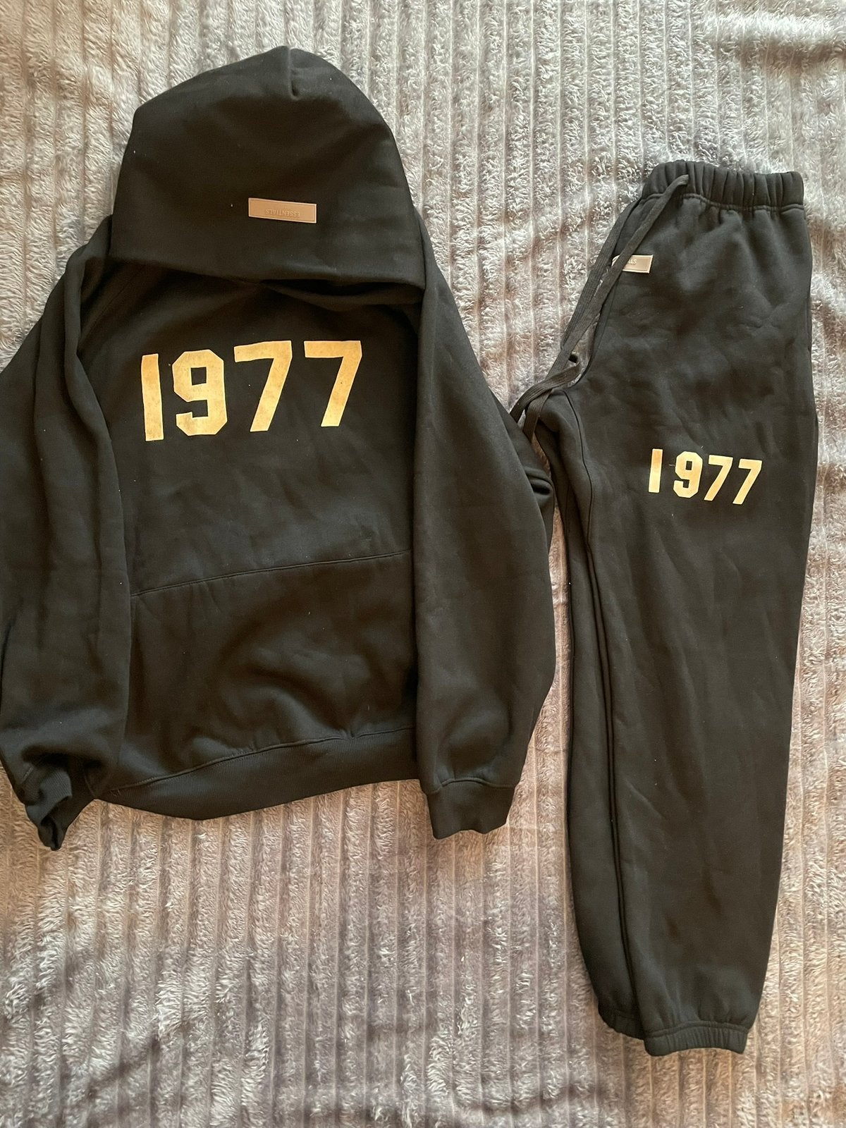 Essentials, Ophalen of Verzenden, Nieuw, Maat 48/50 (M), Zwart