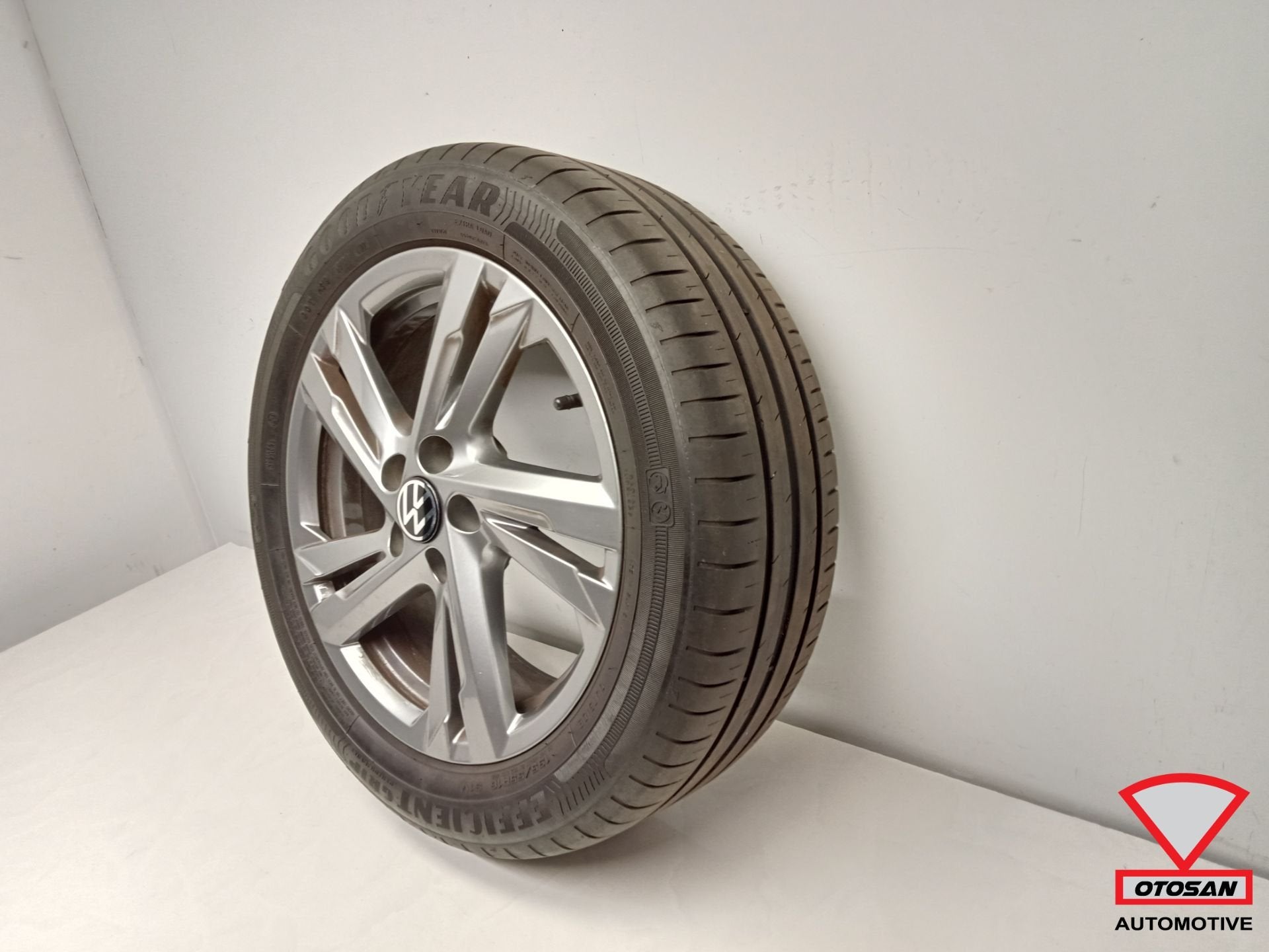 VW Polo 2G T-ROC R-Line Alloy 16'' velg + band 2G0601025 AM, Gebruikt, Volkswagen, Volkswagen AG, Berliner Ring 2
38440  Wolfsburg, DE