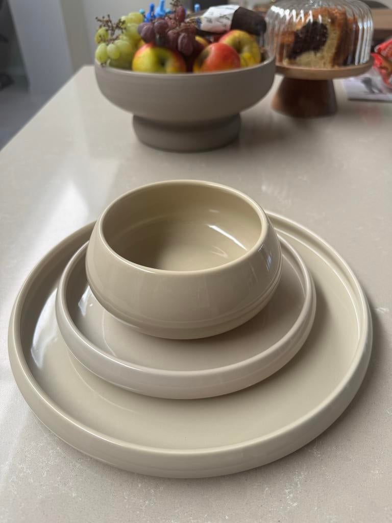 Bricard Porseleinen Servies Set - Crème Kleur 18 delig, Ophalen of Verzenden, Zo goed als nieuw, Effen, Porselein