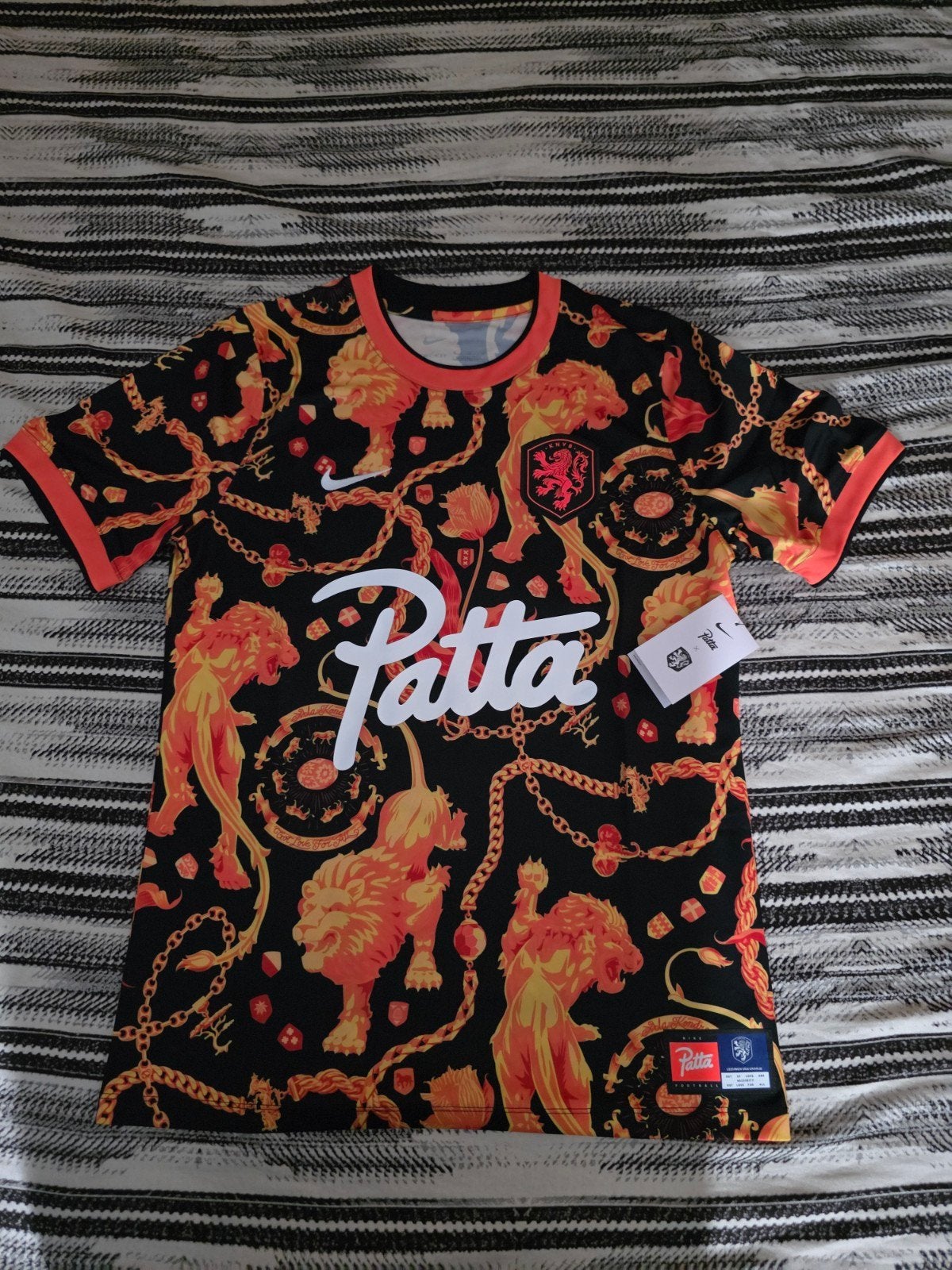 Nike x Patta KNVB Pre-Match Jersey - Maat M, Kleding | Heren, T-shirts, Maat 48/50 (M), Nieuw, Oranje, Ophalen of Verzenden