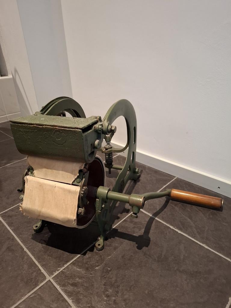 Wasserij machine antiek, Ophalen