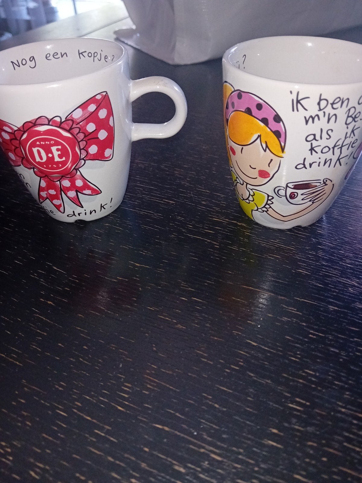 2 blond amsterdam van de  D.E, Huis en Inrichting, Keuken | Servies, Ophalen of Verzenden, Zo goed als nieuw, Kop(pen) en/of Schotel(s)