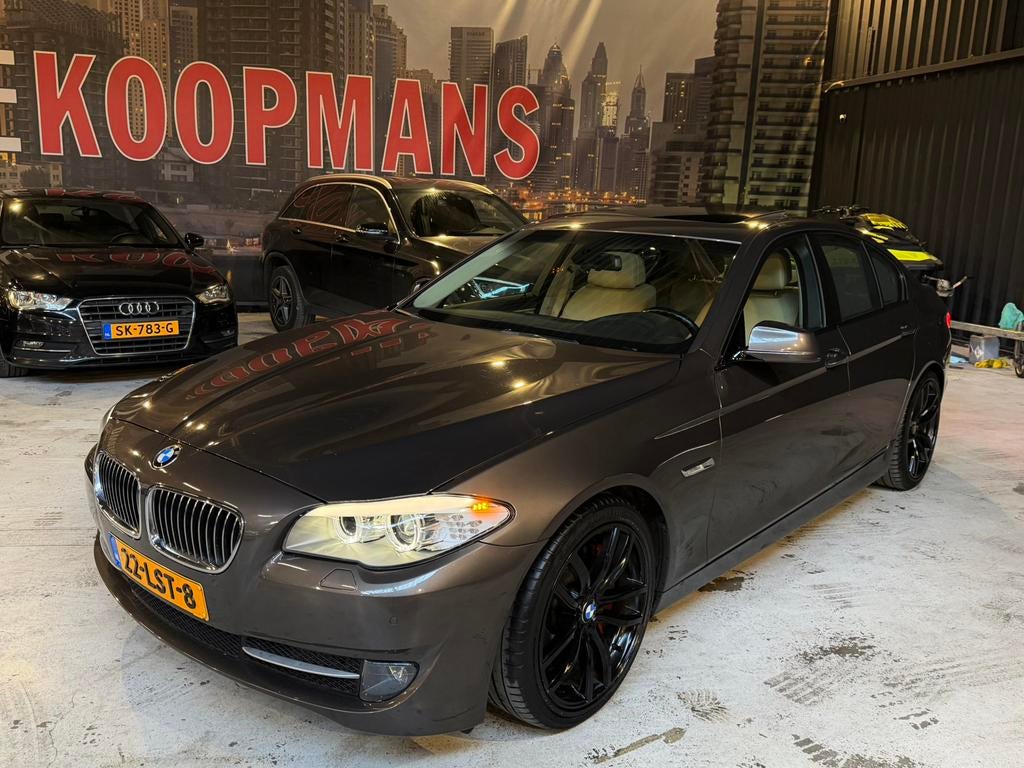 BMW 5-Serie 3.0 525D AUT 2010 Bruin LIMOUSINE High Executive, Automaat, Euro 5, 2993 cc, Diesel
