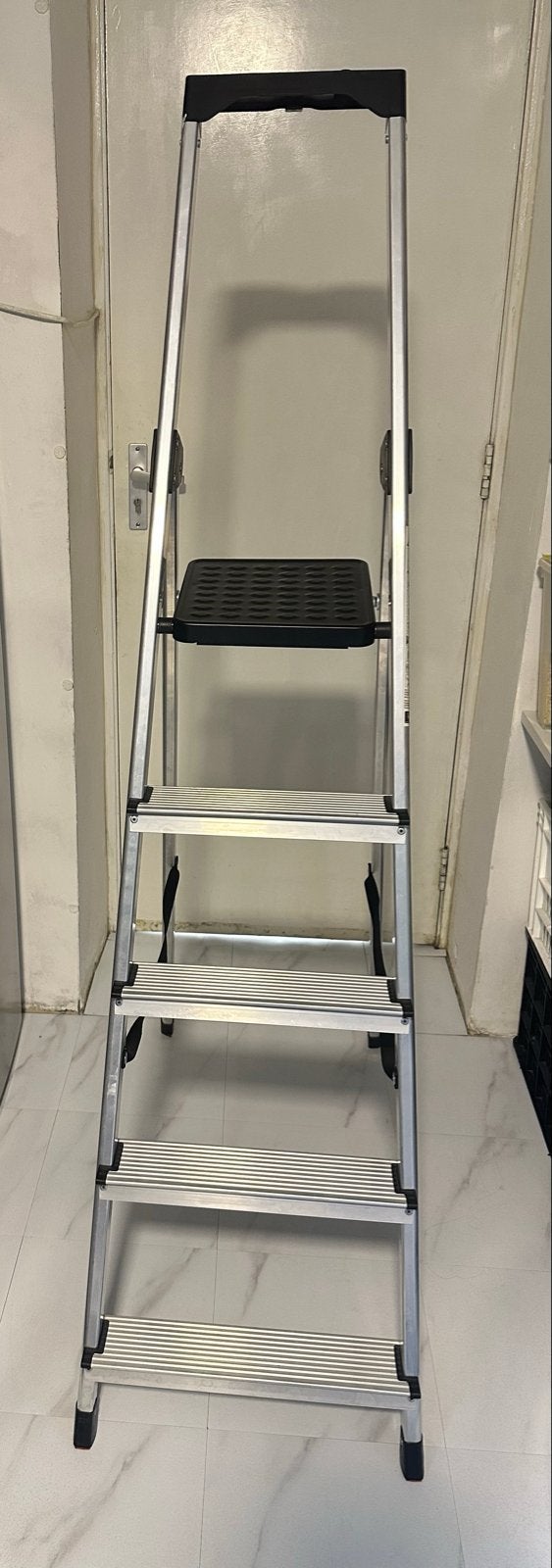 Nieuwe aluminium trap met 5 treden en plateau, Ophalen, Trap, Nieuw, Opvouwbaar of Inschuifbaar