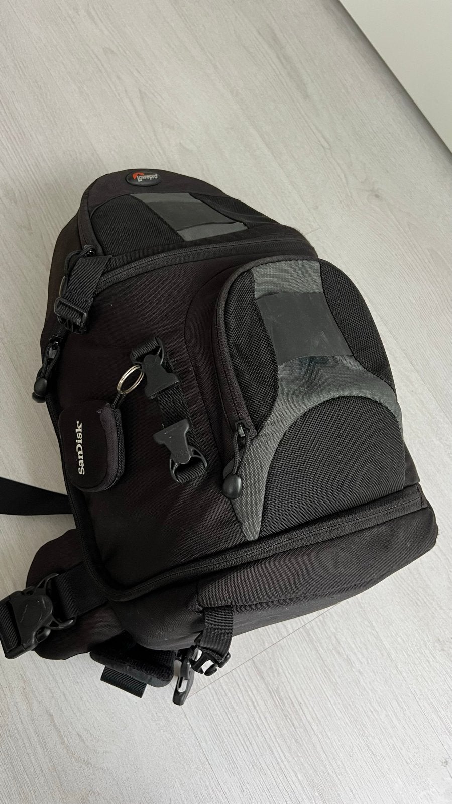 Lowepro Slingshot 200 AW Cameratas - Zwart, Ophalen, Slingtas, Gevoerd, Zwart