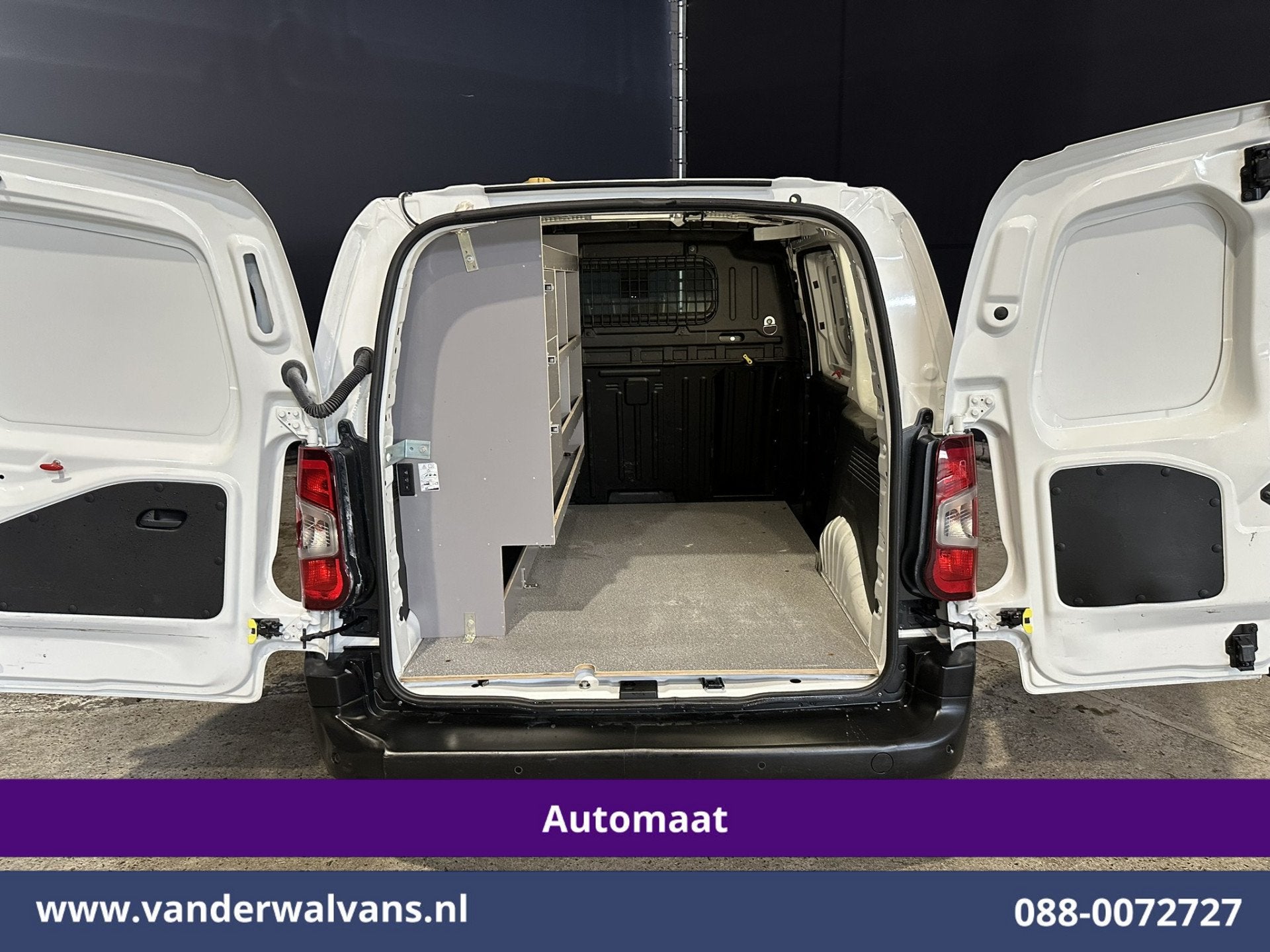 Citroën Berlingo 1.2 PureTech 130pk Automaat Benzine L1H1 I, Auto's, 1441 kg, Stof, Gebruikt, Euro 6
