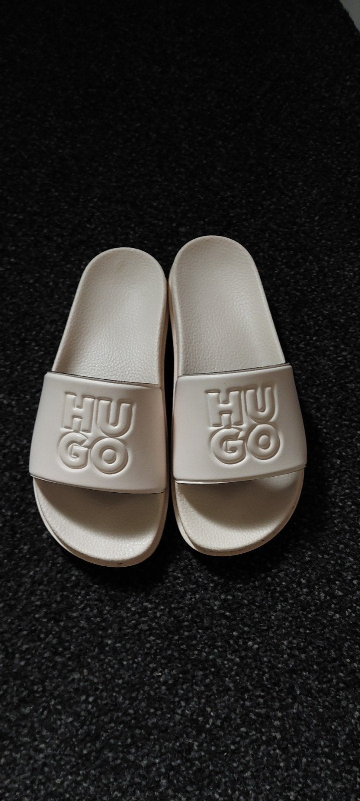 Hugo Boss Badslippers mt 39, Ophalen of Verzenden, Zo goed als nieuw, Wit, Overige typen