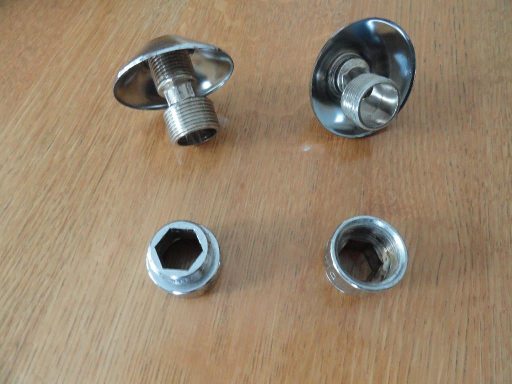 2 S-koppelingen -  2 neusstukken - 2 rozetten - nieuw, Ophalen, Nieuw, Koper, Kraan