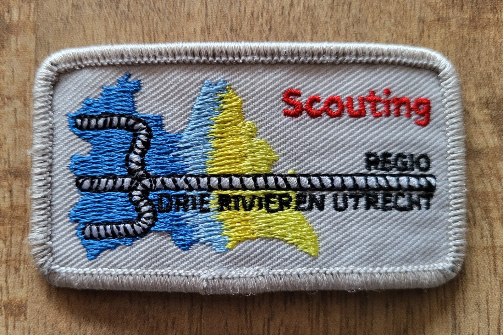 Scouting Badge Regio Drie Rivieren Utrecht, Ophalen of Verzenden, Gebruikt, Embleem, Speld of Insigne