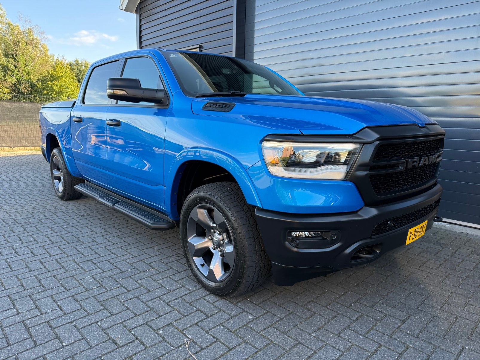 RAM 1500 5.7L V8 Hemi 4x4 1e eigenaar NL nieuw geleverd!!, Auto's, Automaat, 5654 cc, Leder en Stof, Origineel Nederlands