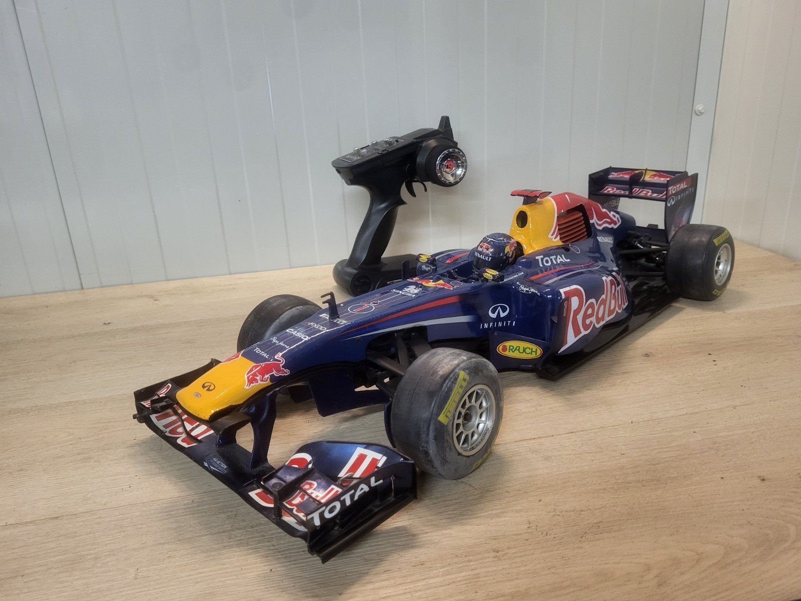 kyosho F1 red Bull RB7, Benzine, Ophalen of Verzenden, Zo goed als nieuw, Onderdeel
