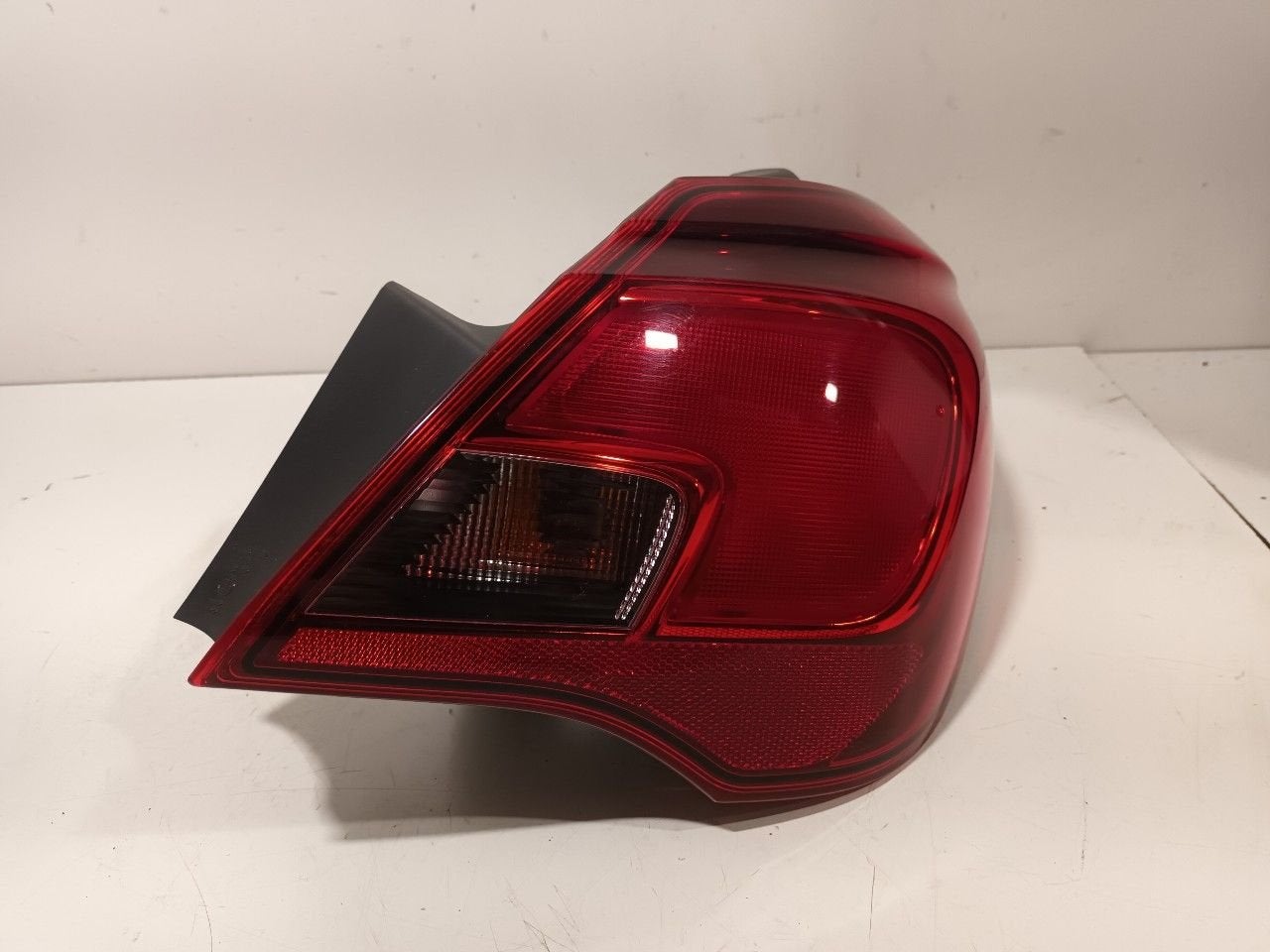 Achterlicht carrosserie rechts Opel Corsa, Onderdelen@venauto.nl, Van der Ven Autorecycling B.V., Gebruikt, Ettenseweg 76, 4706 PB Roosendaal, The Netherlands