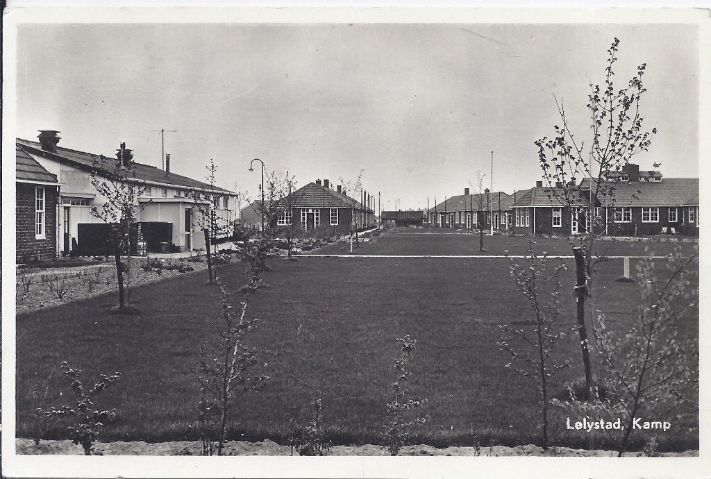 Lelystad Kamp Oude gelopen Ansichtkaart ( 9576), Verzamelen, Ansichtkaarten | Nederland, Ophalen of Verzenden, 1960 tot 1980, Gelopen