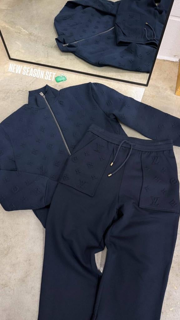 Louis Vuitton Monogram Embossed Trainingspak, Verzenden, Zo goed als nieuw, Louis Vuitton