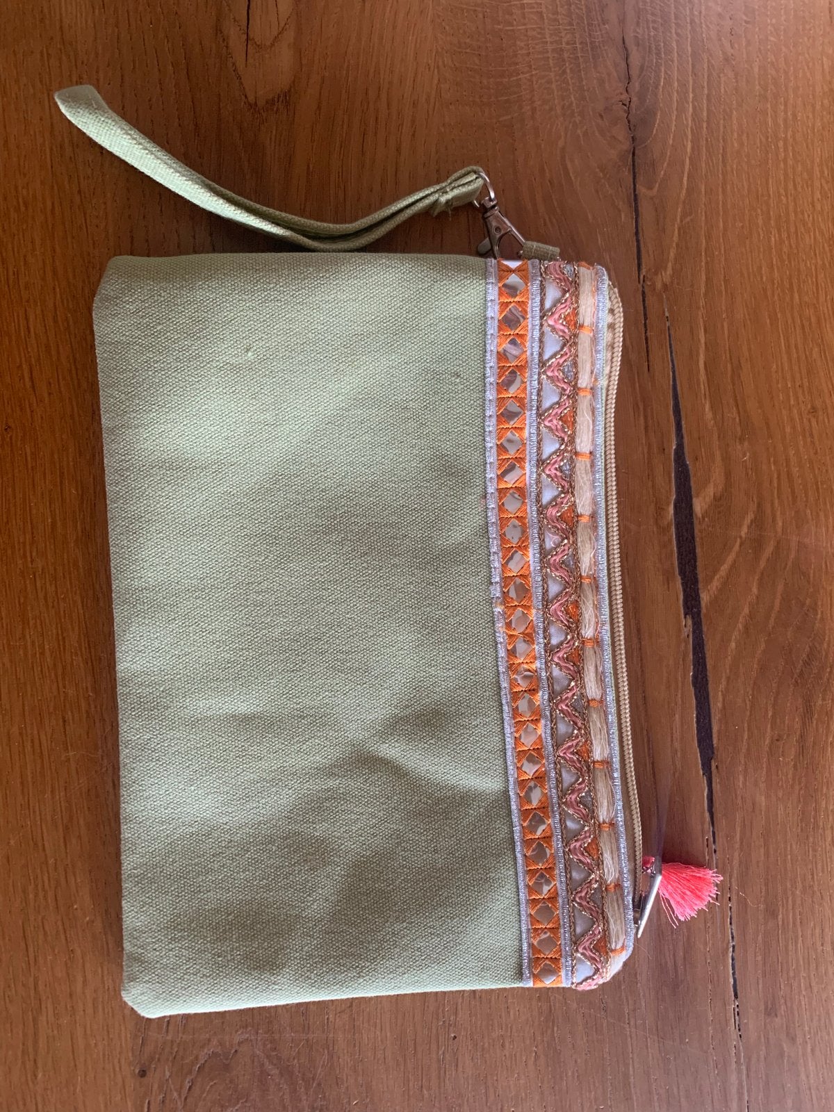 Groen clutch tasje met oranje/roze details, Ophalen of Verzenden, Zo goed als nieuw, Groen