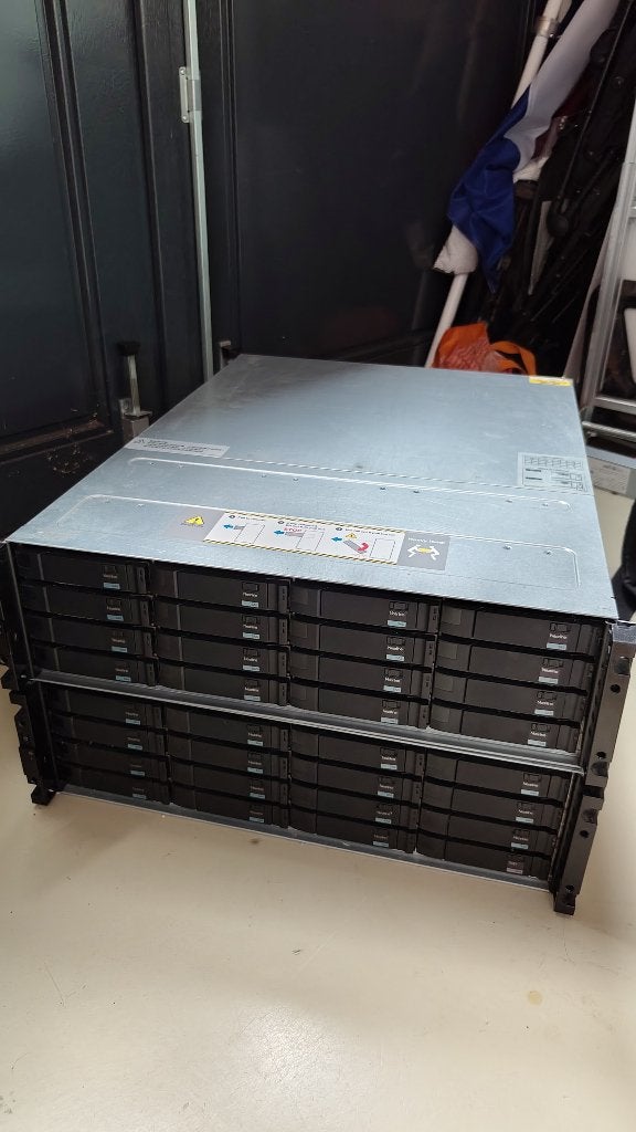 QNAP EJ1600 V2 SAS Expander 12G (2x), Computers en Software, Ophalen, Gebruikt