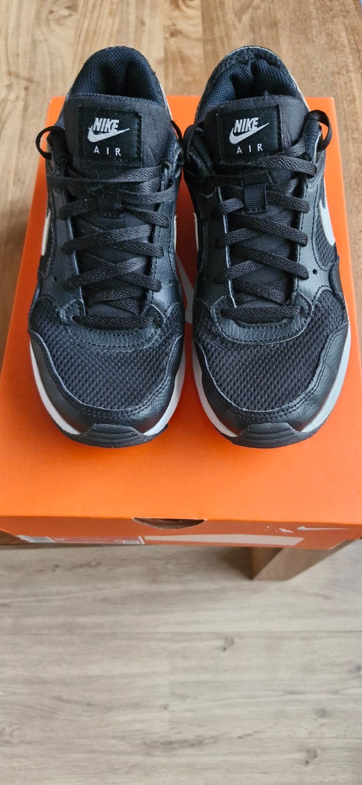 Nike Air sneakers  - Maat 37.5, Ophalen of Verzenden, Zwart