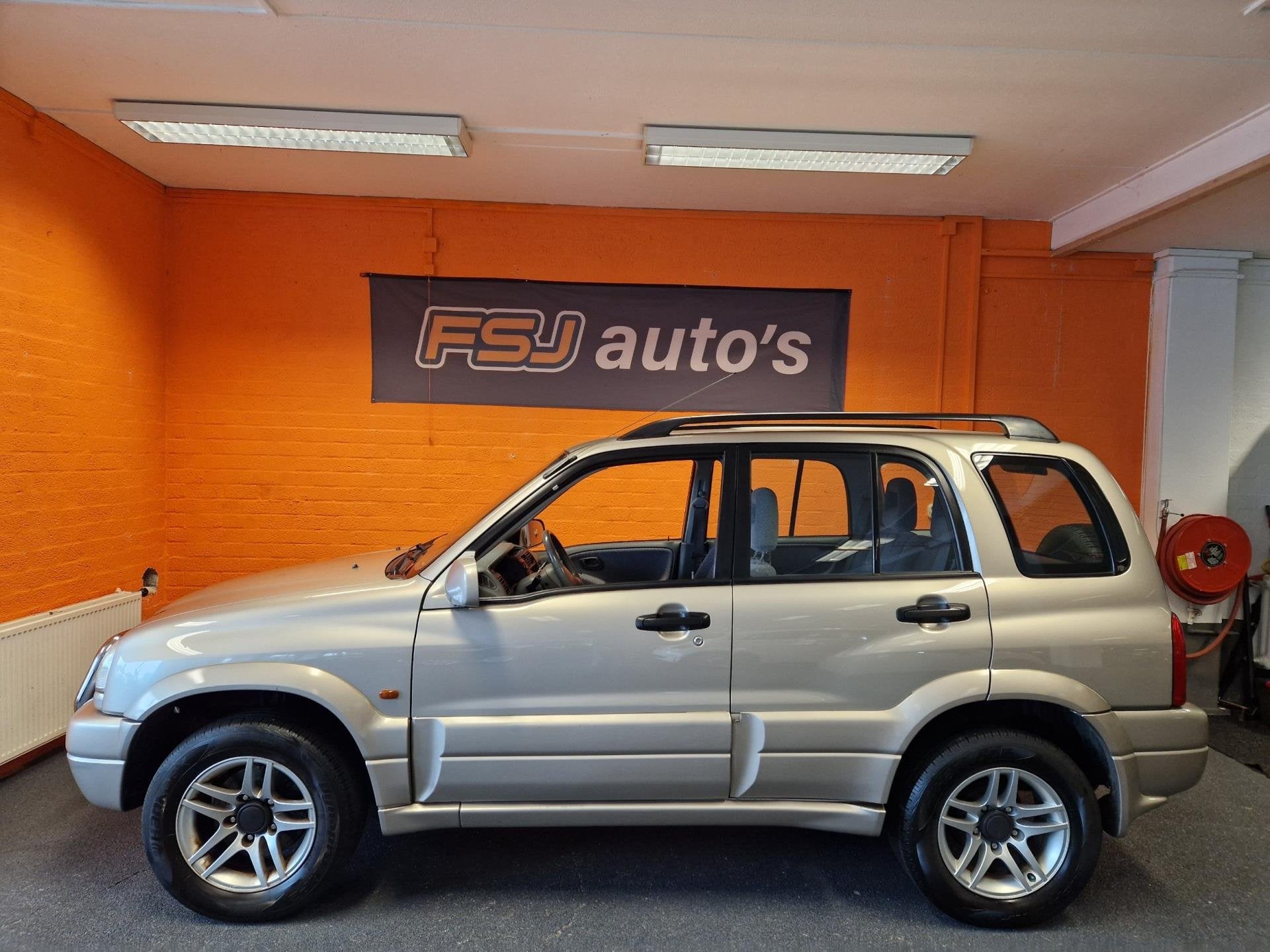 Suzuki Grand Vitara 2.0 4WD / 5 DEURS / AUTOMAAT / AIRCO!, Auto's, Suzuki, Automaat, Stof, Grand Vitara, Beige