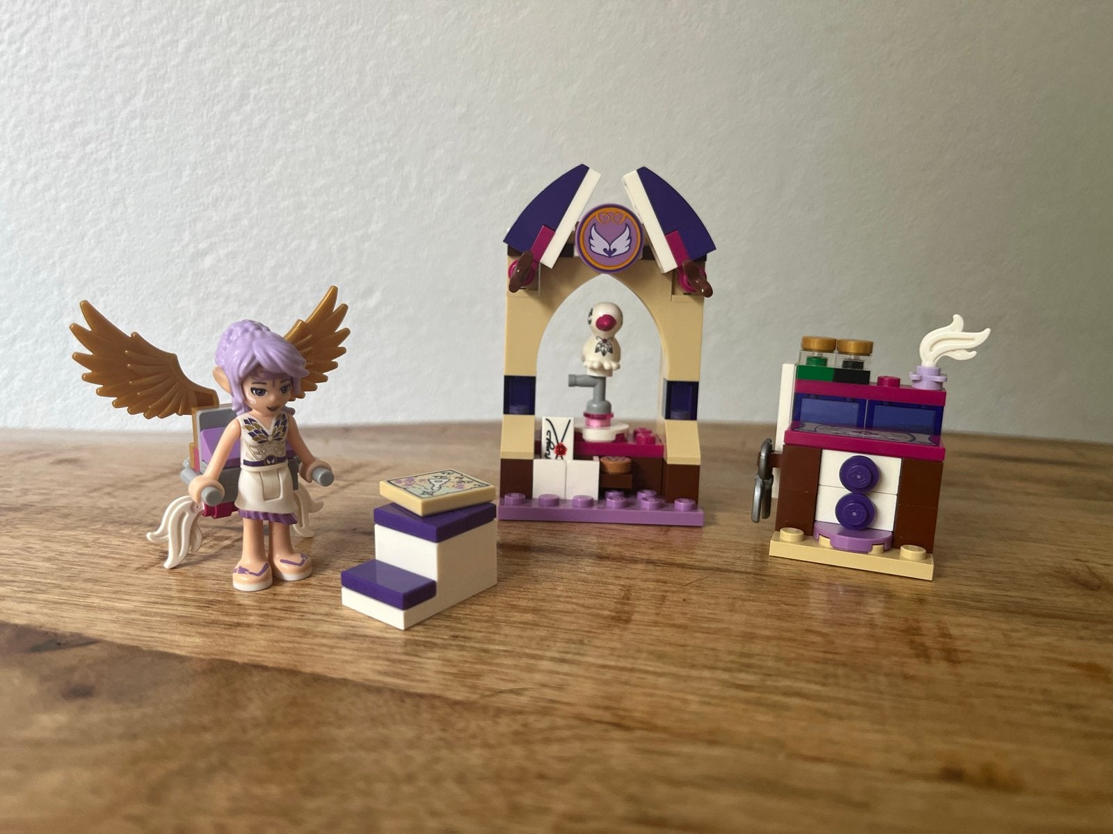 Lego Elves Aira's Creatieve Werkplaats (41071), Ophalen of Verzenden, Zo goed als nieuw, Overige merken
