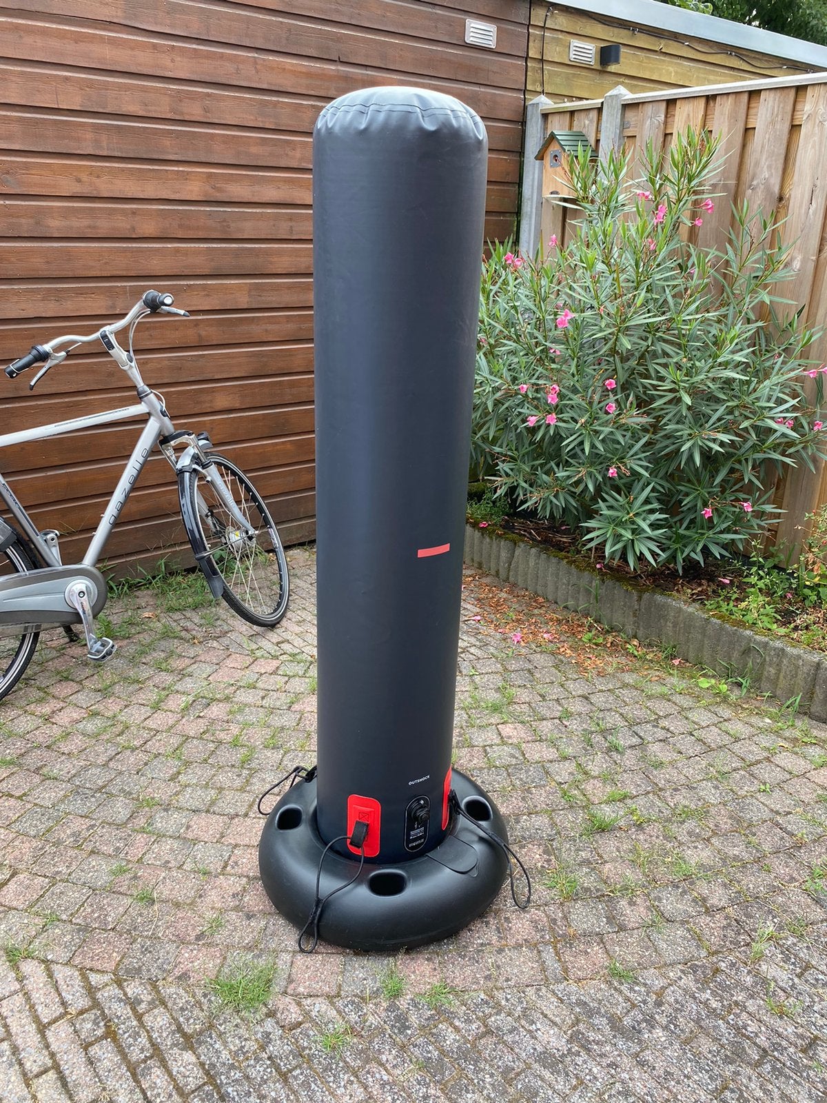 Outshock boxzak opblaasbaar zwart 160cm, Sport en Fitness, Boksen, Ophalen, Zo goed als nieuw, Bokszak