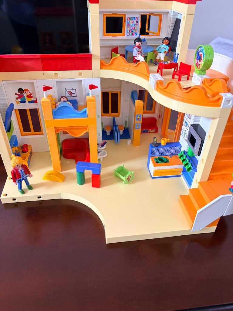Playmobil kinderdagverblijf, Ophalen, Gebouw, Complete set, Zo goed als nieuw