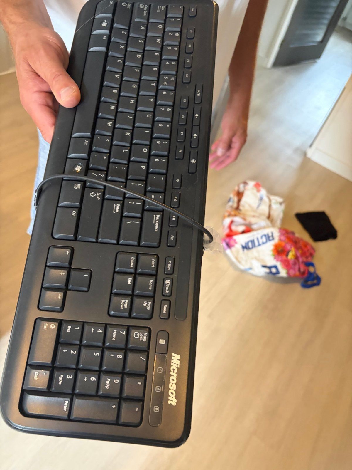 Microsoft Toetsenbord - Bedraad Qwerty met Numeriek Gedeelte, Computers en Software, Ophalen, Gebruikt, Qwerty, Numeriek gedeelte
