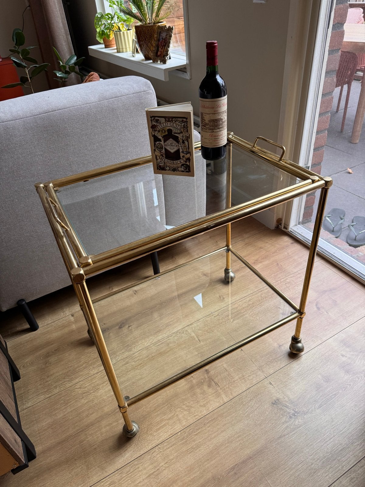 Gouden serveerwagen/barcart met glas, Huis en Inrichting, Ophalen of Verzenden, Rechthoekig, Minder dan 55 cm, 60 cm of meer