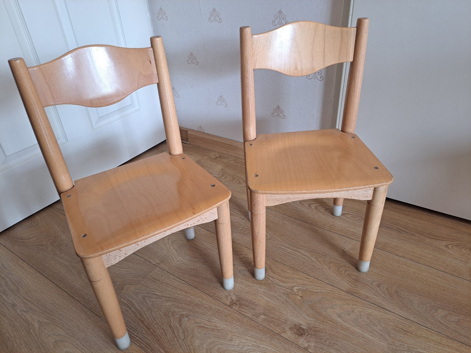 2 peuterstoeltjes en tafeltje  schilte, Kinderen en Baby's, Kinderkamer | Tafels en Stoelen, Ophalen, Tafel(s) en Stoel(en)