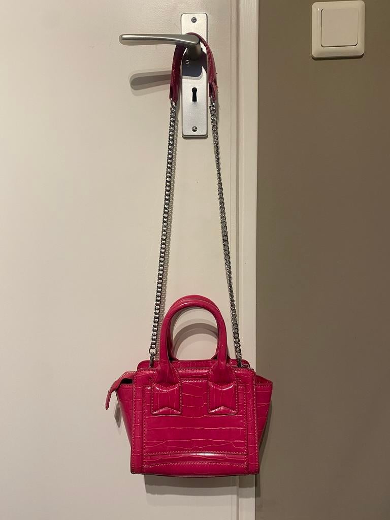 ZARA fuchsia roze krokodillen zilveren ketting schouder tas, Sieraden, Tassen en Uiterlijk, Tassen | Damestassen, Ophalen of Verzenden