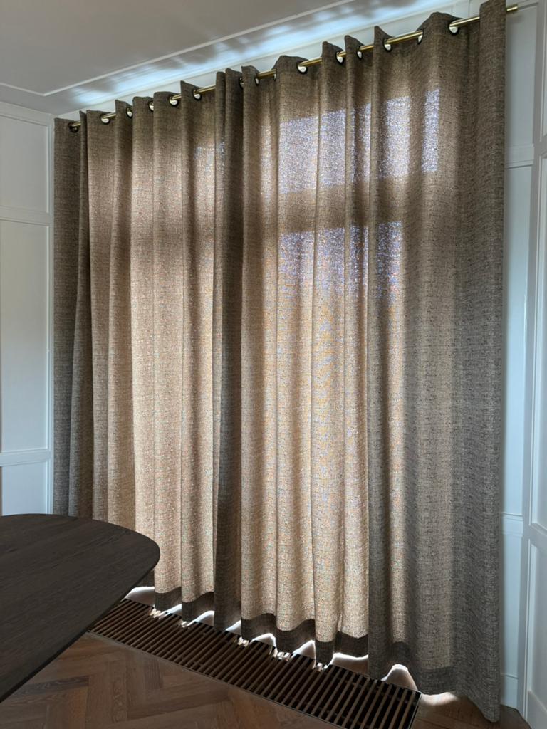 Te koop: Mooie gordijnen inclusief goudkleurige rails, Huis en Inrichting, Stoffering | Gordijnen en Lamellen, Zo goed als nieuw