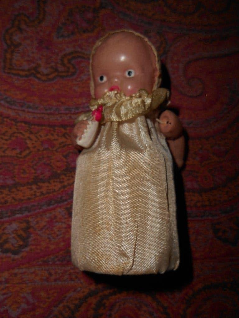 antiek baby met flesje, Ophalen of Verzenden