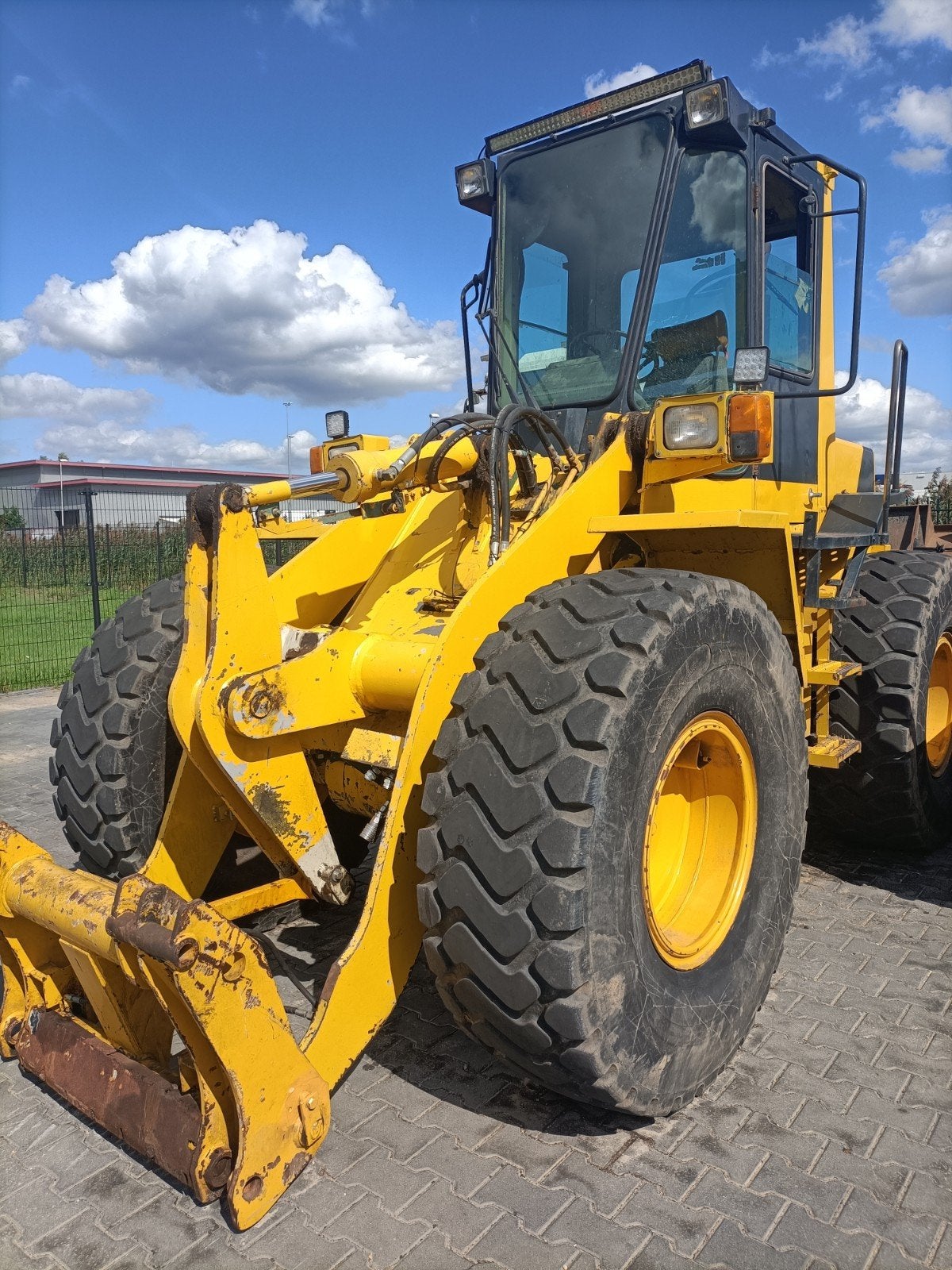 WIELLADER SHOVEL KOMATSU WA 120-1, Zakelijke goederen, Machines en Bouw | Kranen en Graafmachines, Ophalen of Verzenden, Wiellader of Shovel