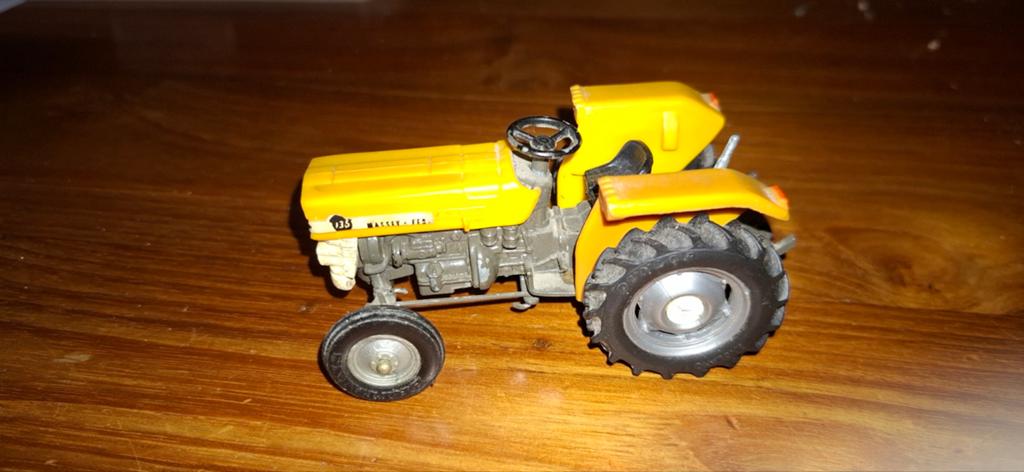 Britains mf 135 industrie, Ophalen of Verzenden, Tractor of Landbouw, Britains