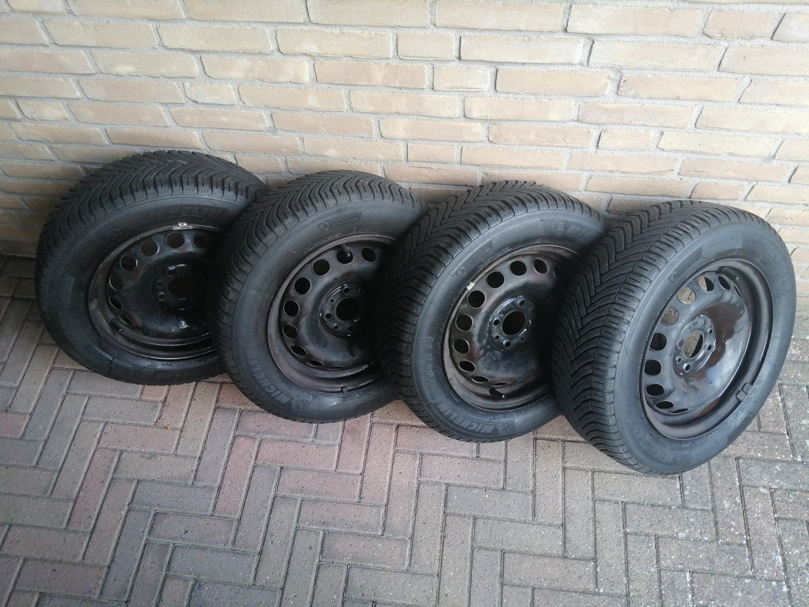175/75R14 Michelin winterbanden op stalen velgen, Ophalen of Verzenden, Gebruikt